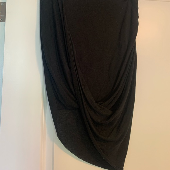 Asymmetrical skirt - Picture 3 of 6